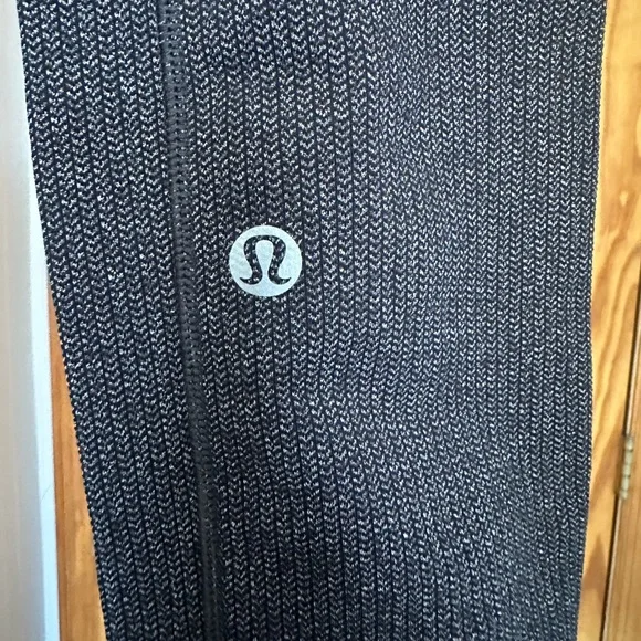 Lululemon Speed Up Tight 28" Size 4 Luxtreme Knit Heathered Black Herringbone - Picture 10 of 16